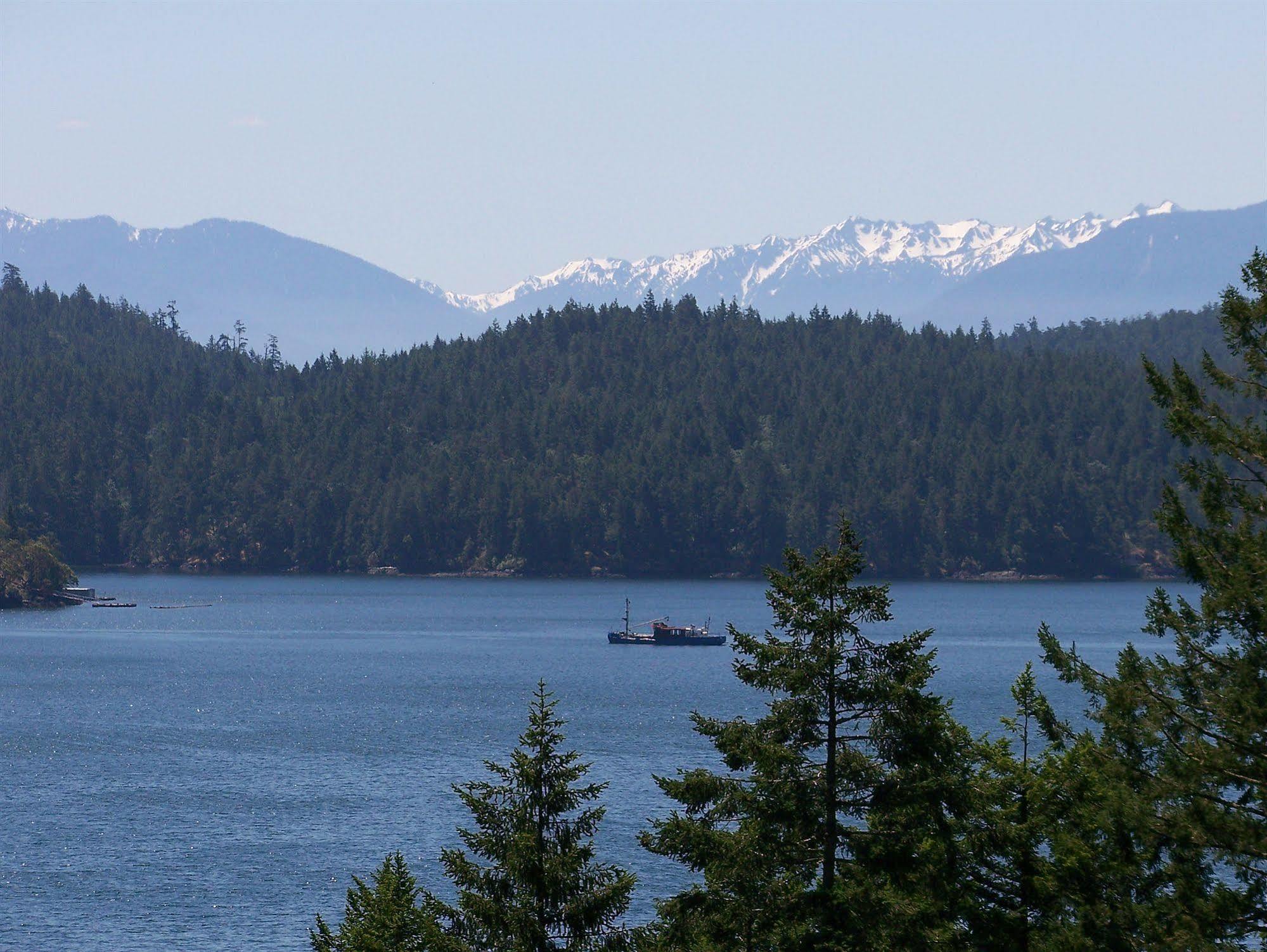 Moonlit Cove B&B Sooke Exterior foto